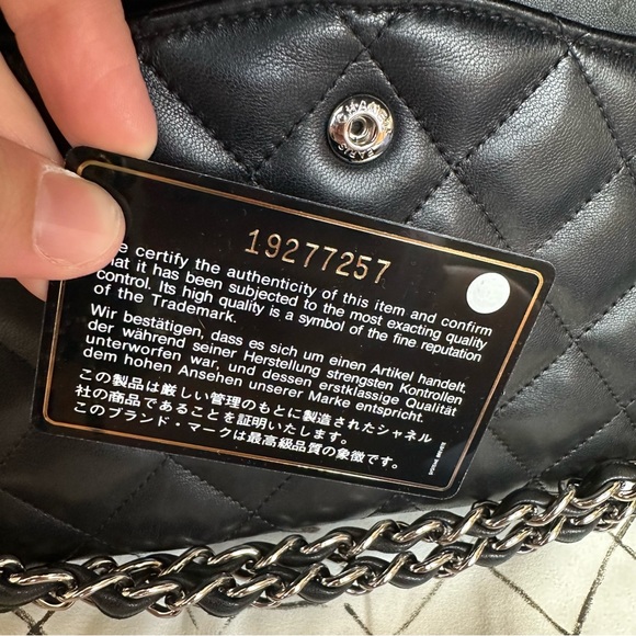 CHANEL Classic Double Flap Handbag Quilted Lambskin Jumbo - Black / Silver - Picture 6 of 11